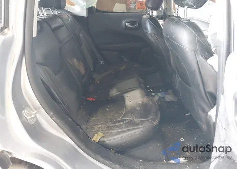 2018 Jeep Compass Latitude 4X4 из США, поврежденный, VIN 3C4NJDBB7JT115532